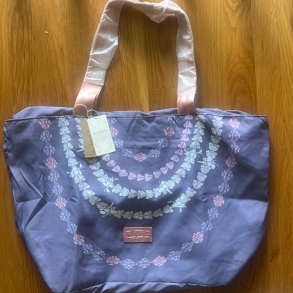 NWT Tag Aloha Crown Flower Lei Everyday Bag